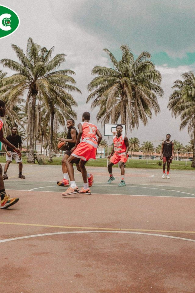 Sous les palmiers, EN MATCH